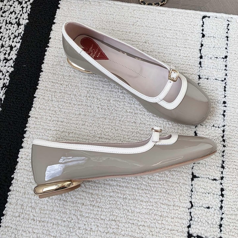 Roger Vivier Flats