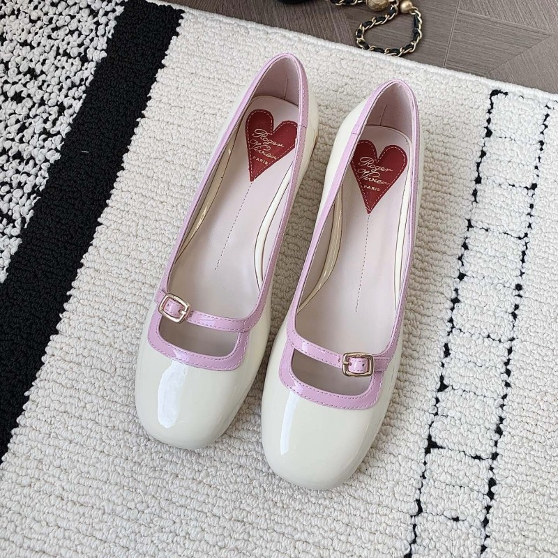 Roger Vivier Flats