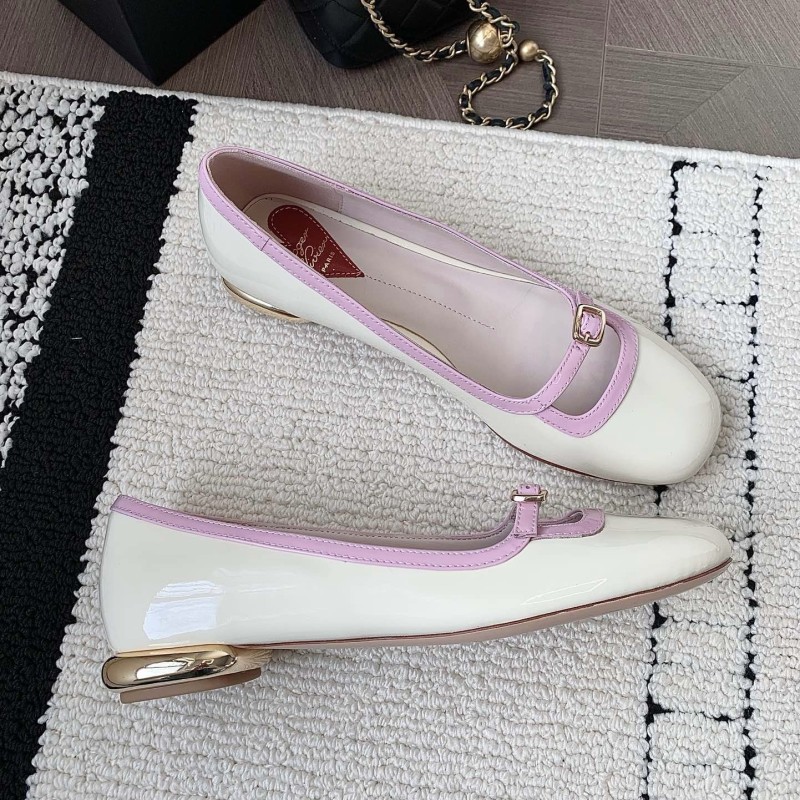 Roger Vivier Flats