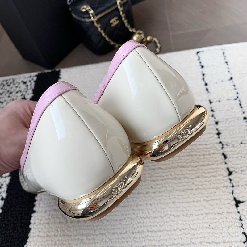Roger Vivier Flats