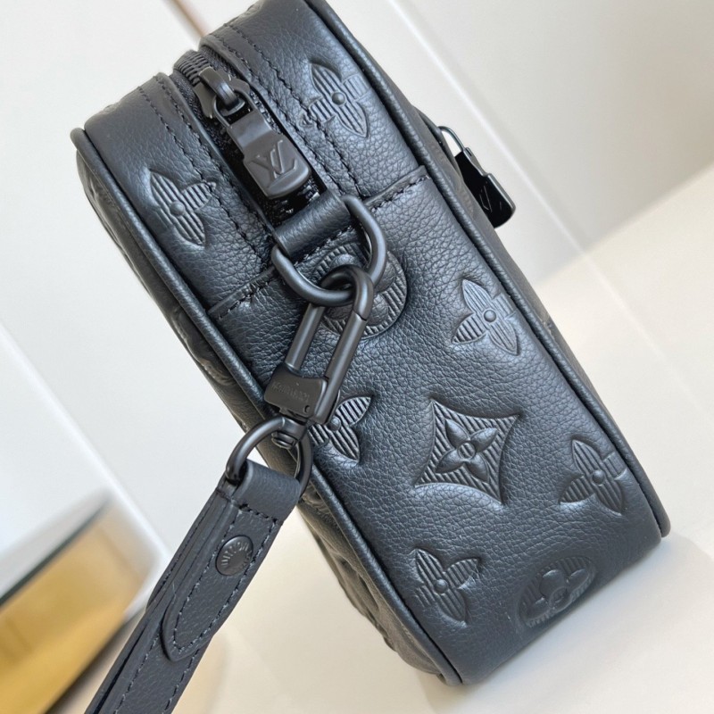 Lv Pochette Kasai
