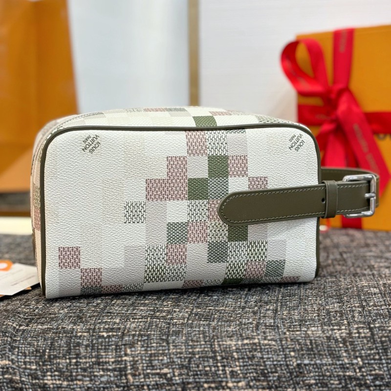 Lv Locker Dopp Kit