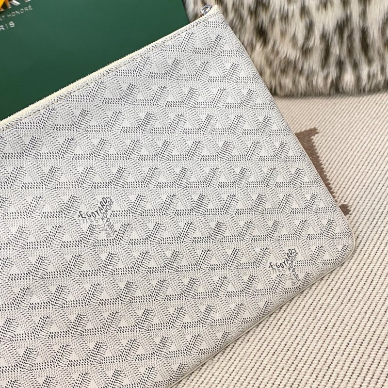 Goyard Cluth Bag