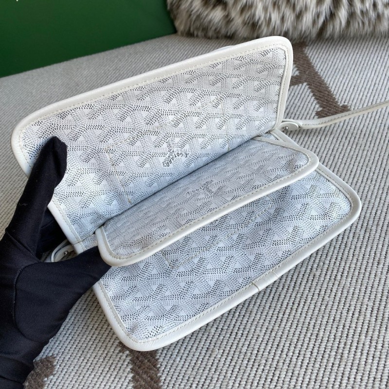 Goyard Cluth Bag