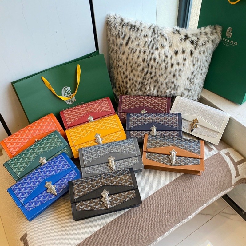 Goyard Cluth Bag