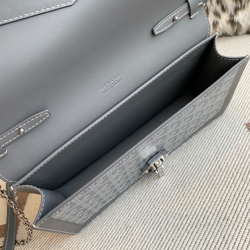 Goyard Cluth Bag
