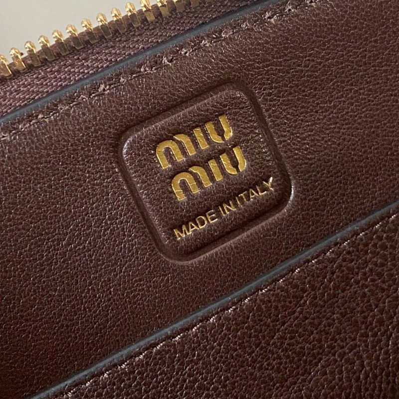 MiuMiu 贝壳包