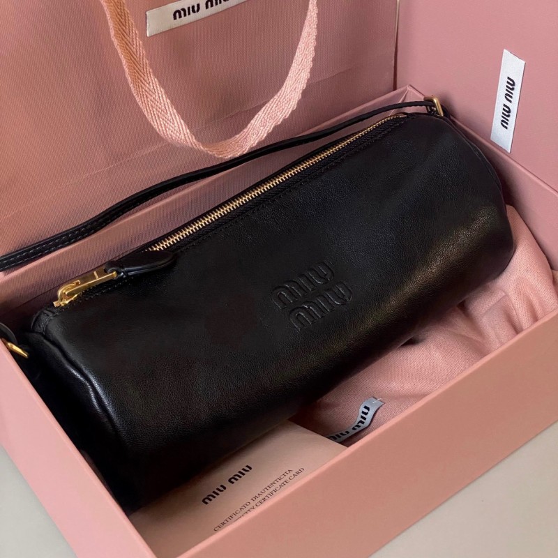 MiuMiu Mini 圆筒包