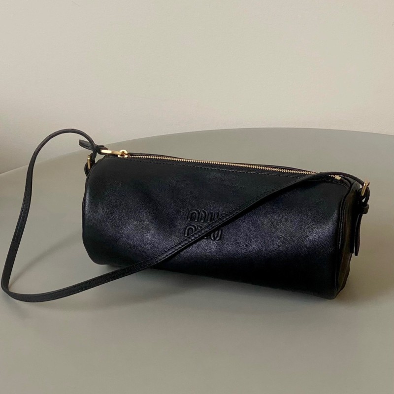 MiuMiu Mini 圆筒包