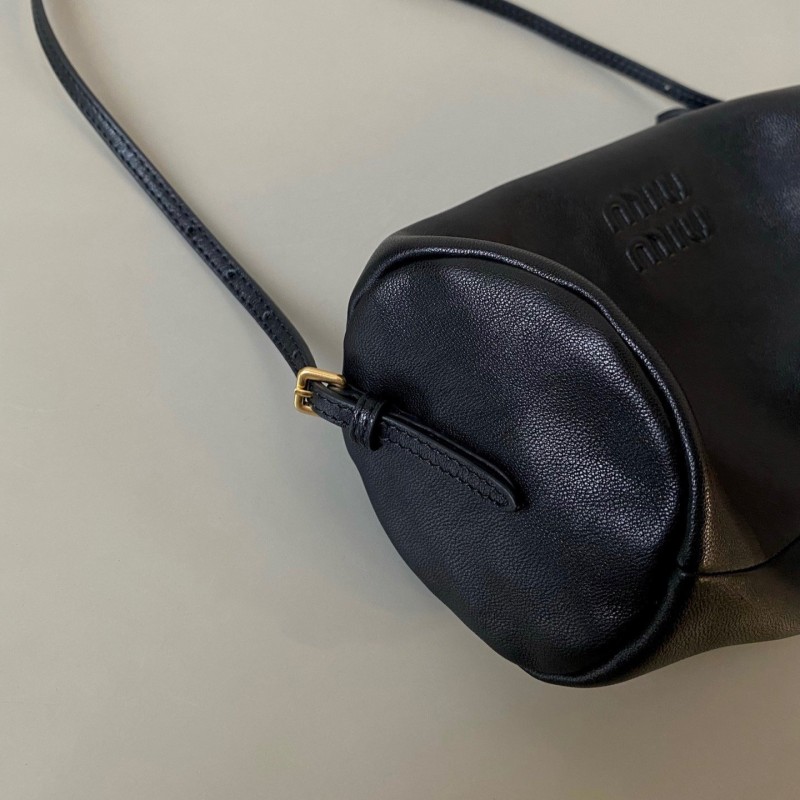 MiuMiu Mini 圆筒包