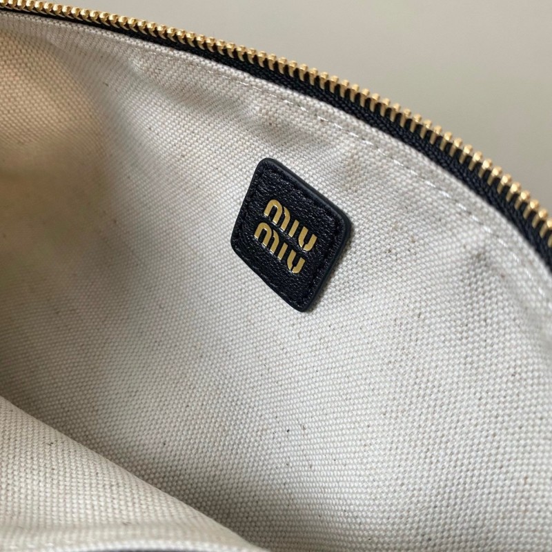 MiuMiu Mini 圆筒包