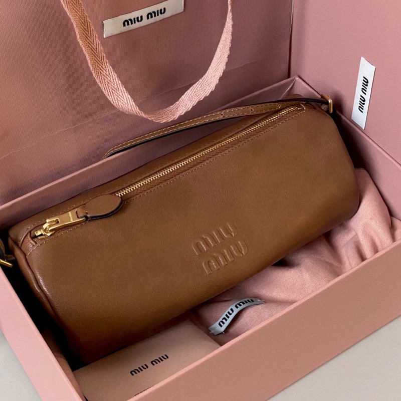 MiuMiu Mini 圆筒包