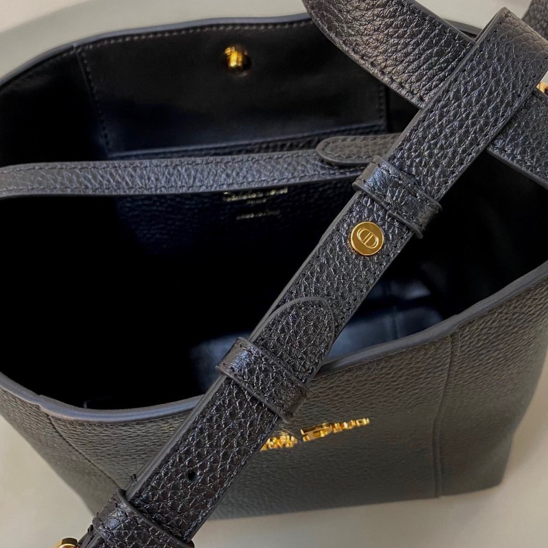 Dior Signature 水桶包