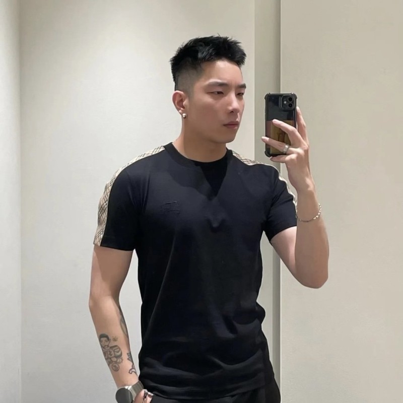 Burberry Unisex  Tee