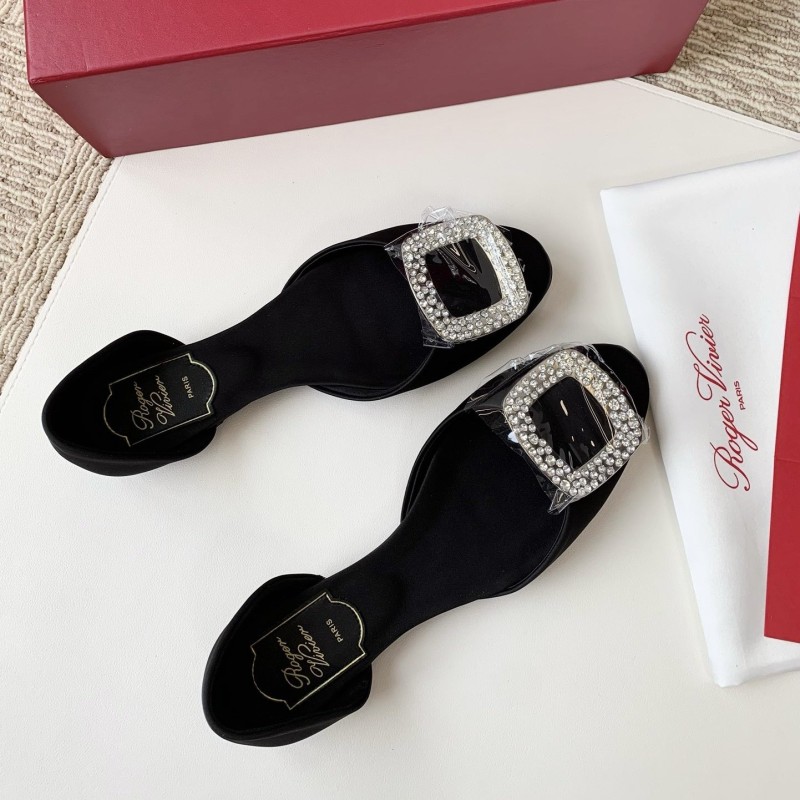 Roger Vivier Flats