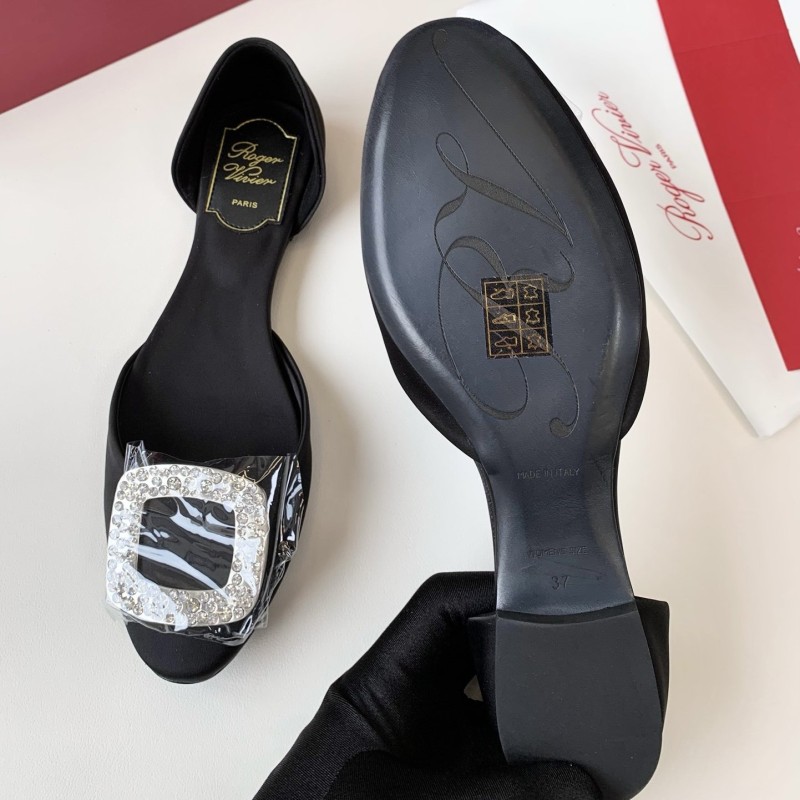 Roger Vivier Flats