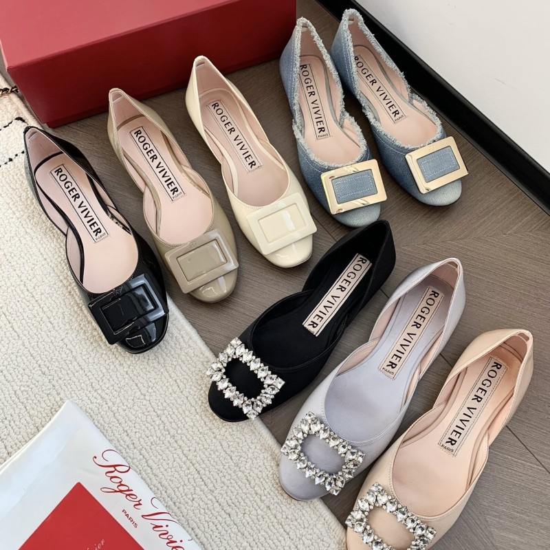 Roger Vivier Flats