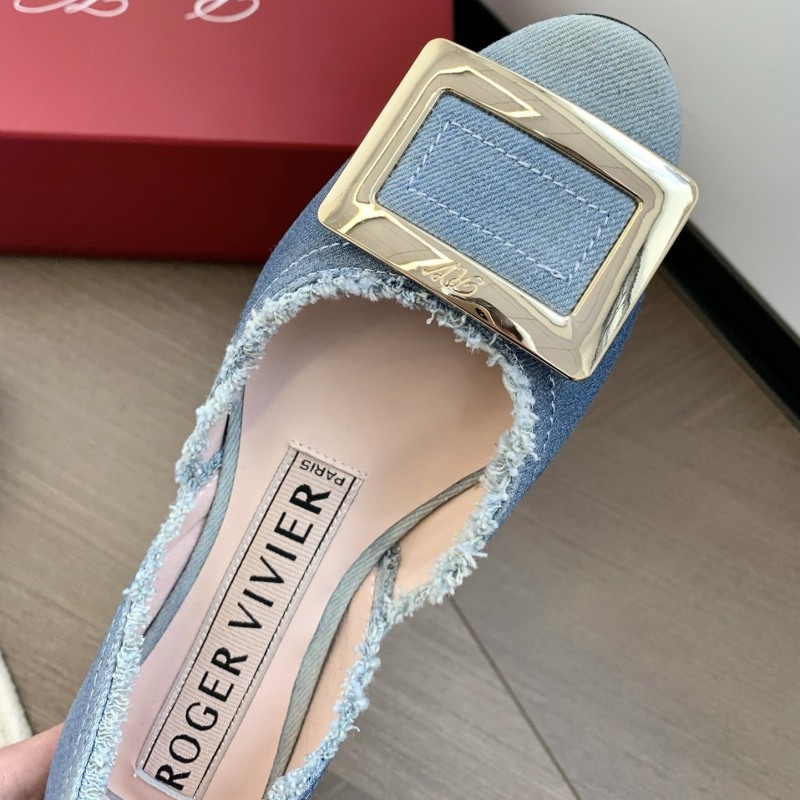 Roger Vivier Flats