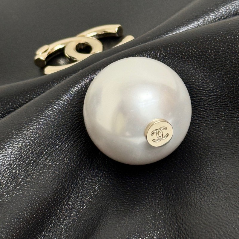 Chanel 25S 珍珠手链包
