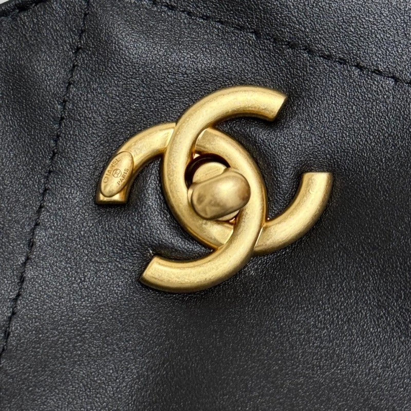 Chanel 25P Hobo
