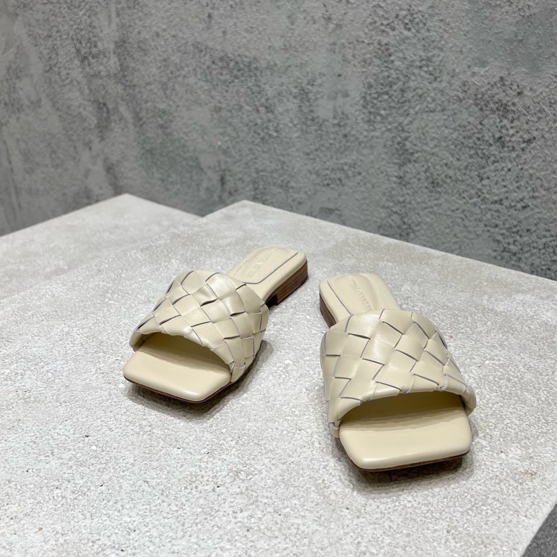 Bottega Veneta Flats 