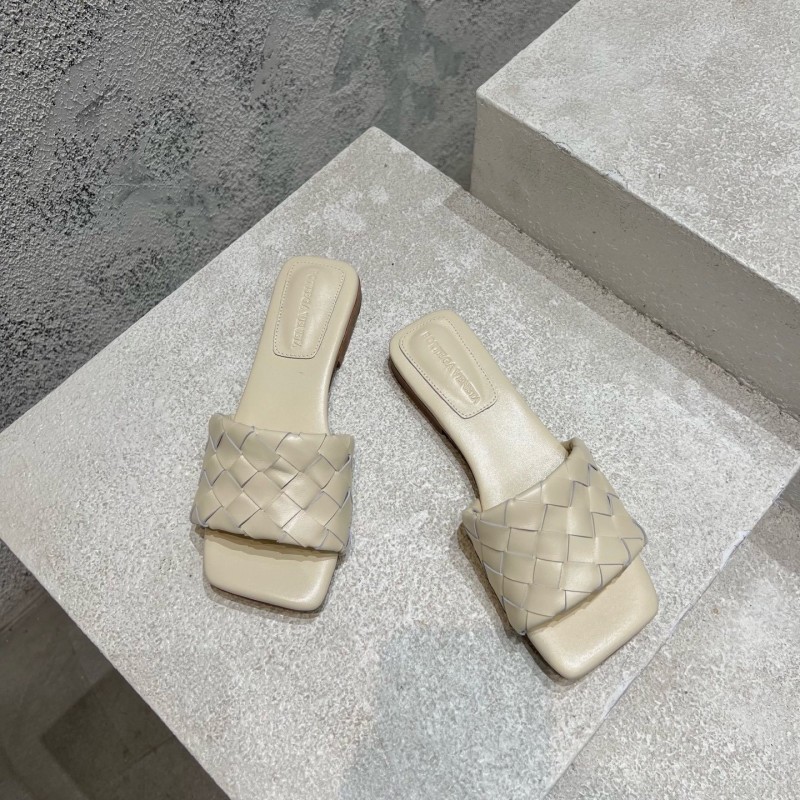 Bottega Veneta Flats 