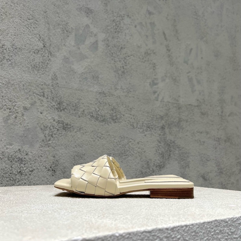 Bottega Veneta Flats 