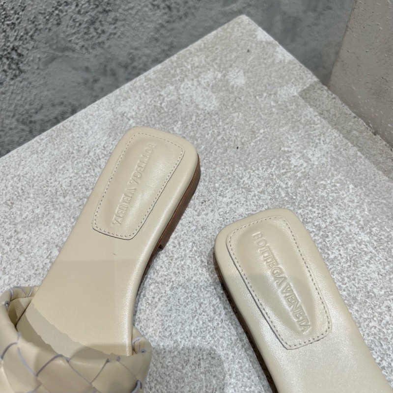 Bottega Veneta Flats 