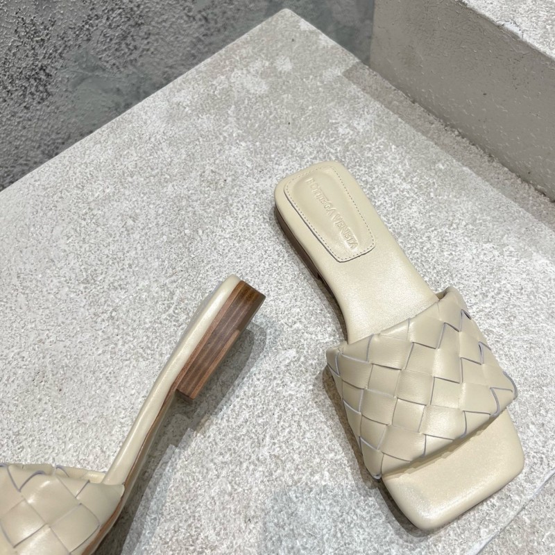 Bottega Veneta Flats 