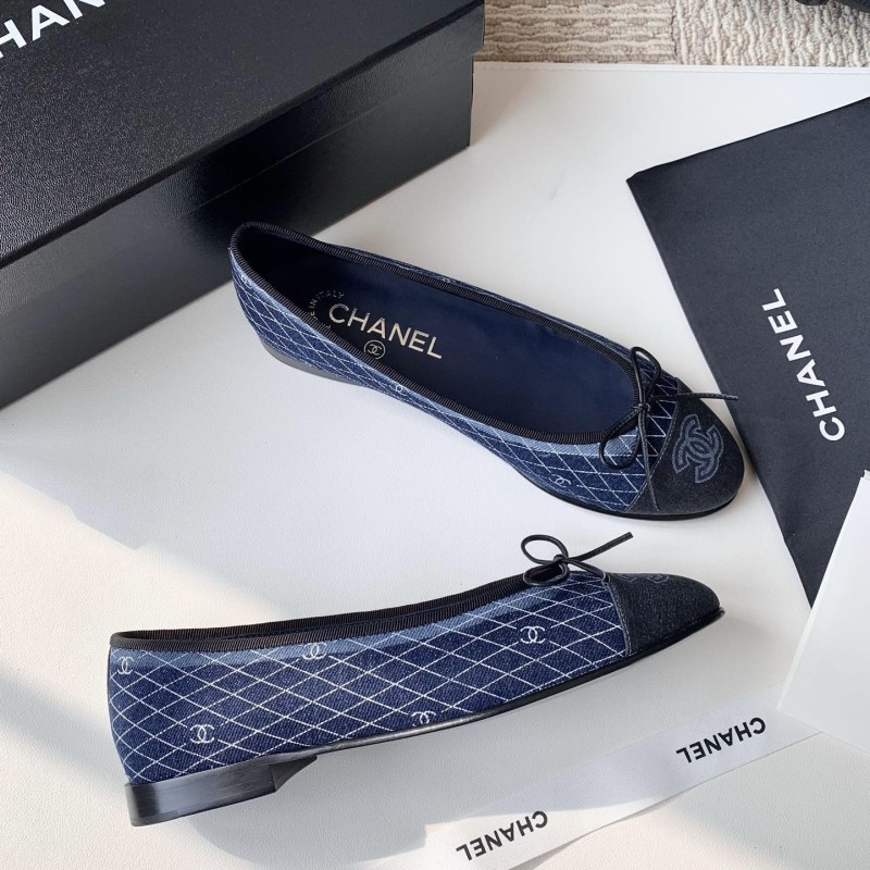 Chanel Flats & Heels Sandals 