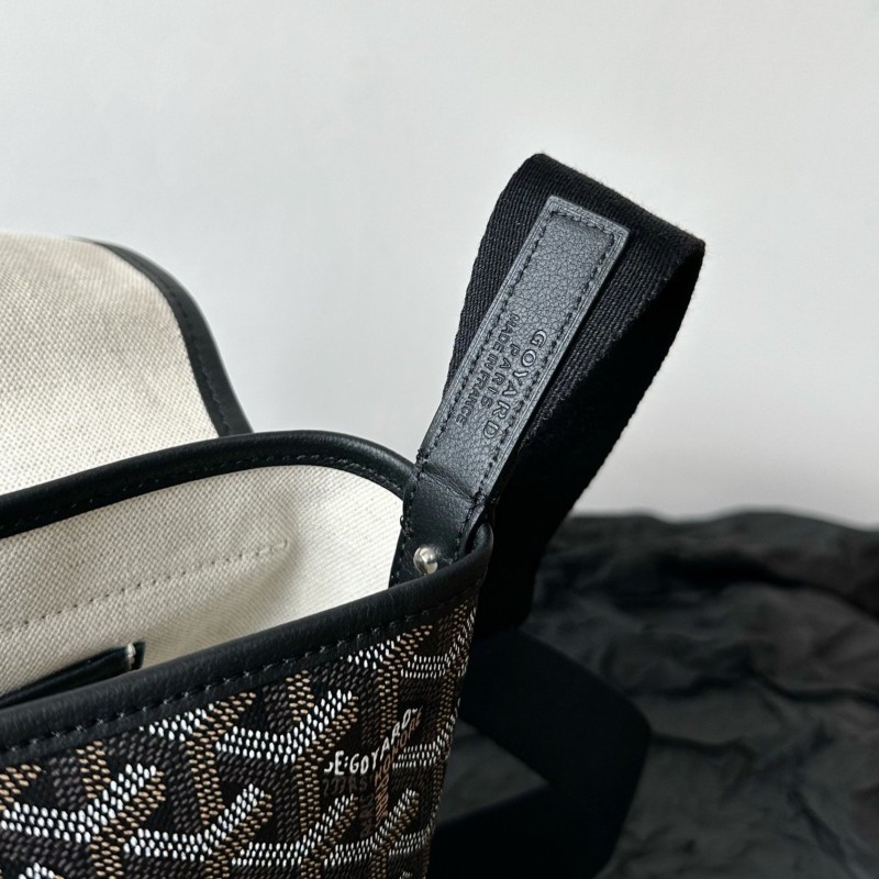 Goyard Messenger Bag