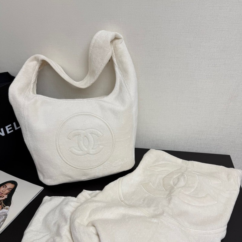 Chanel 25M Handbag