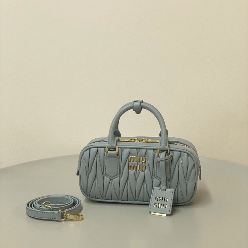 MiuMiu 皱褶保龄球包