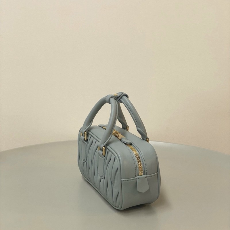 MiuMiu 皱褶保龄球包