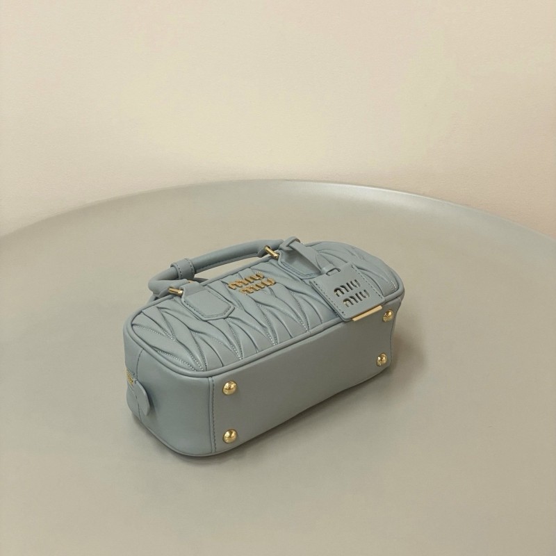 MiuMiu 皱褶保龄球包
