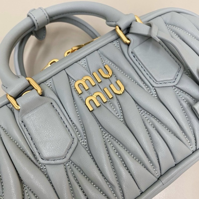 MiuMiu 皱褶保龄球包