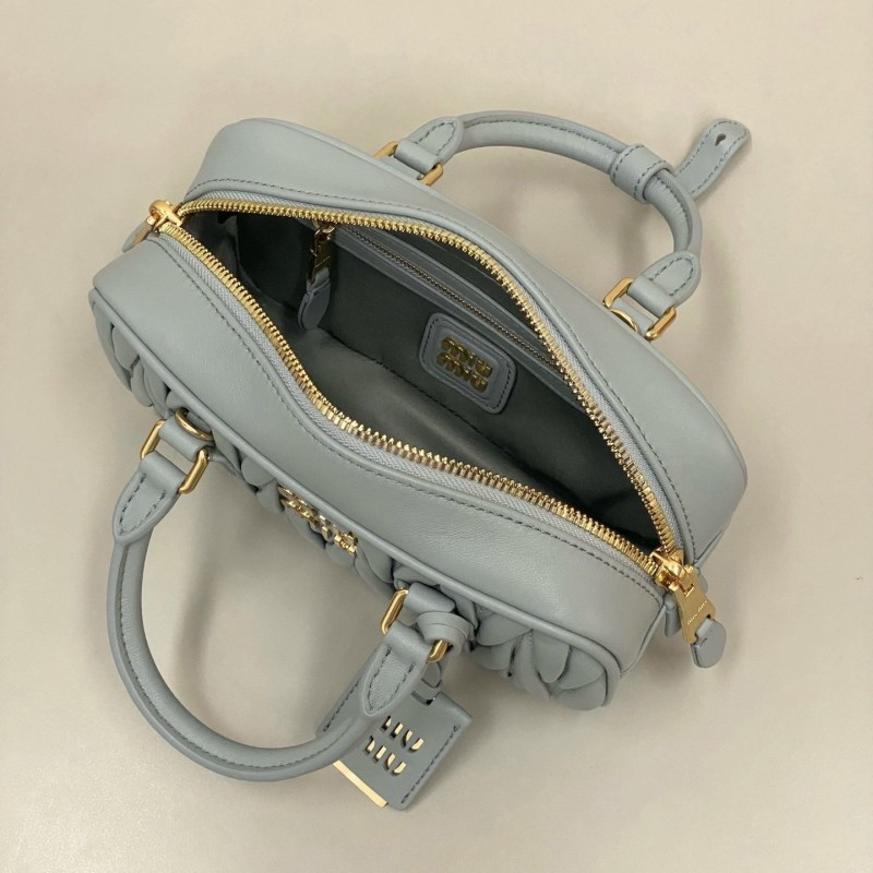 MiuMiu 皱褶保龄球包