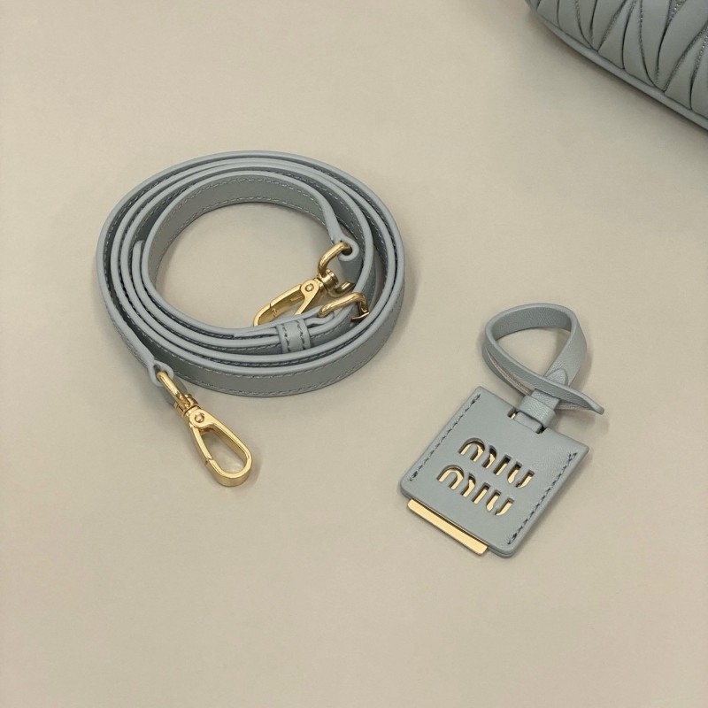 MiuMiu 皱褶保龄球包