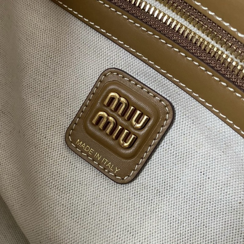 MiuMiu 公文包