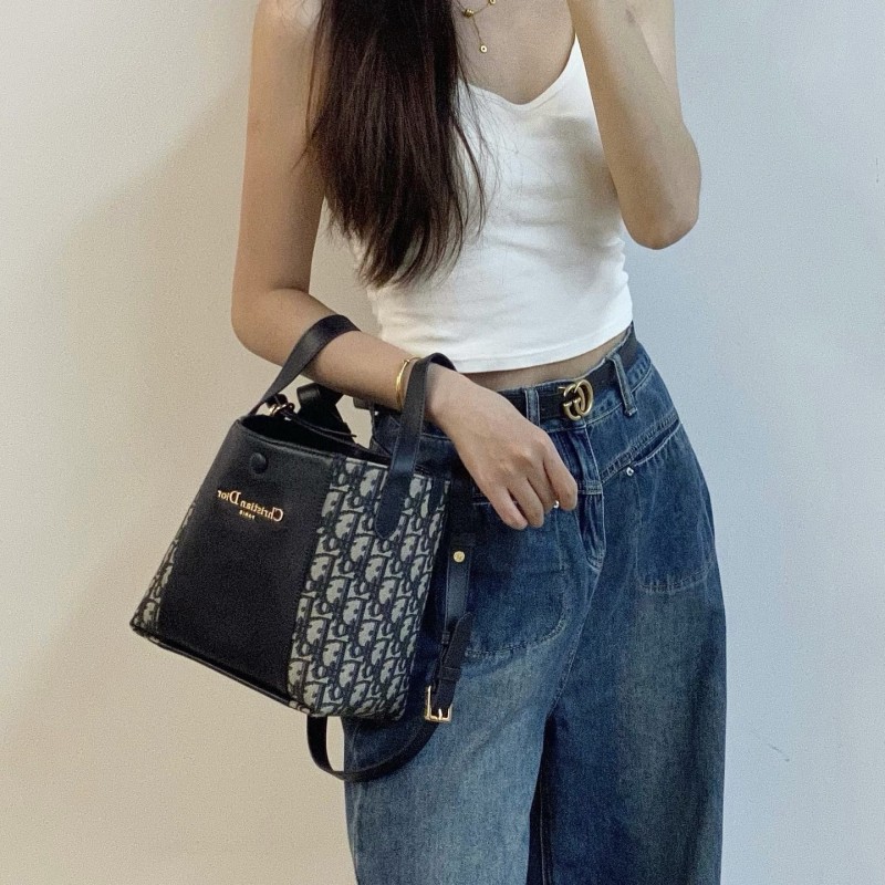 Dior Signature 水桶包