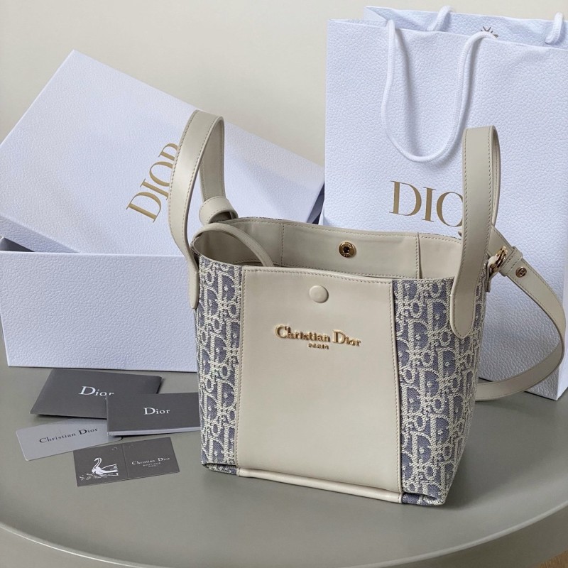 Dior Signature 水桶包