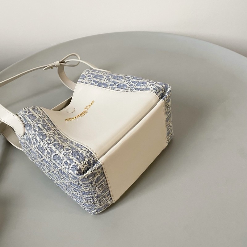 Dior Signature 水桶包