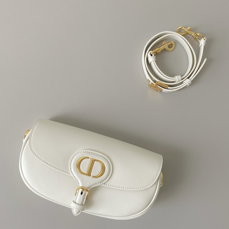Dior East-West Bobby 月牙包