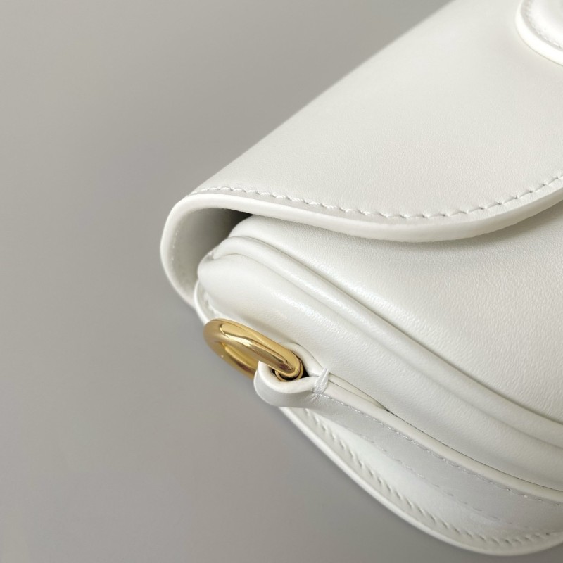 Dior East-West Bobby 月牙包