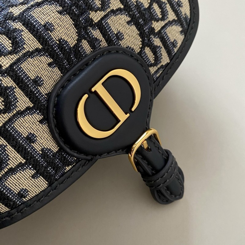 Dior Bobby 迷你