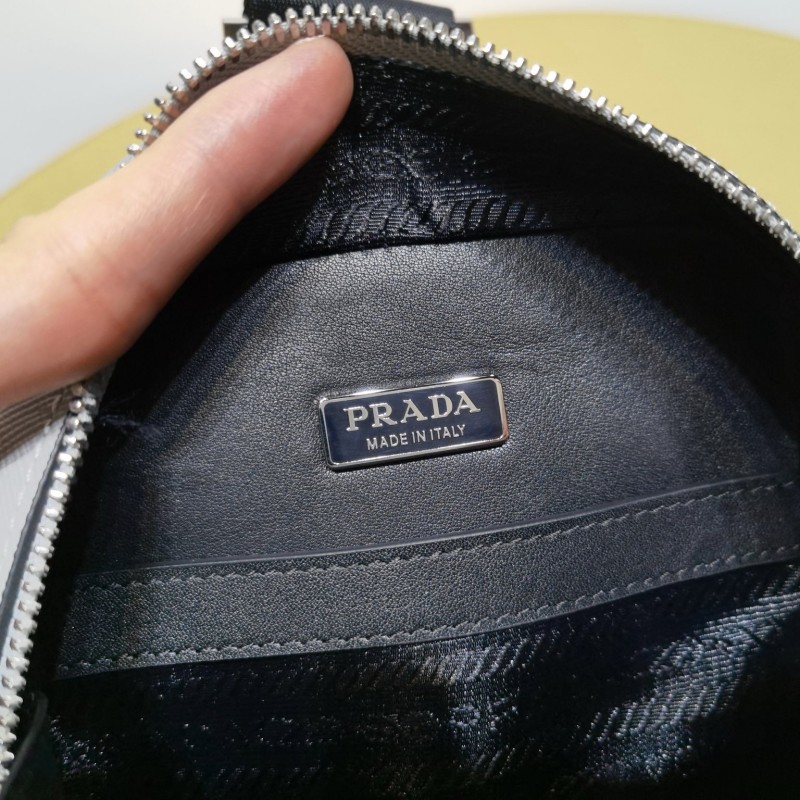 Prada 胸包