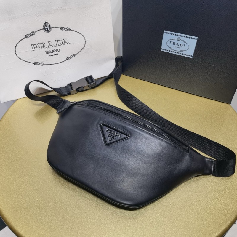 Prada 胸包