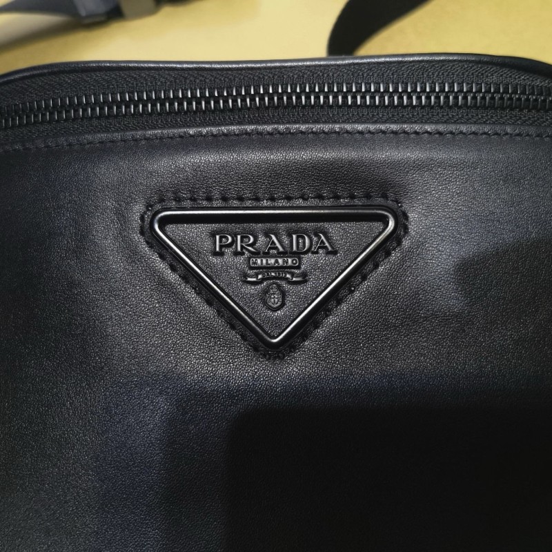 Prada 胸包