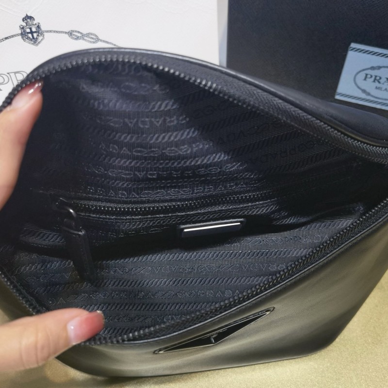 Prada 胸包