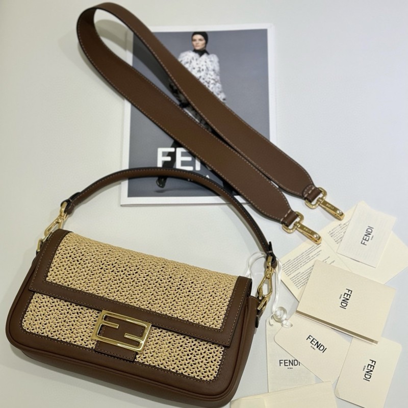 Fendi 拉菲草手袋